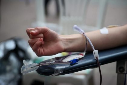 Έκτακτη εθελοντική αιμοδοσία γα τους τραυματίες των Τεμπών στο Θριάσιο νοσοκομείο