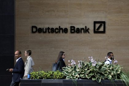 Ανησυχία από την βουτιά της μετοχής της DEUTSCHE BANK