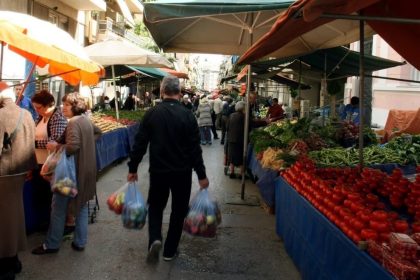 Γεγονός η πρώτη απογευματινή λαϊκή αγορά στην Ελλάδα
