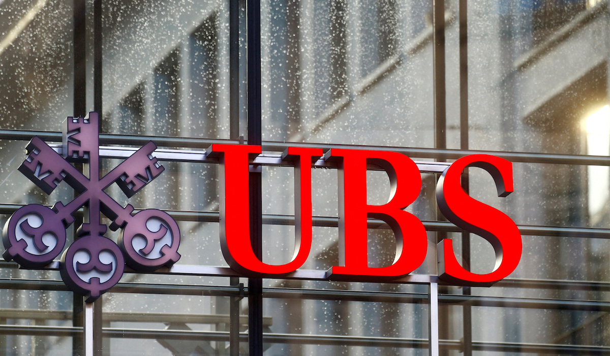 Η UBS προσφέρει 1 δισ. δολάρια για την εξαγορά της Credit Suisse