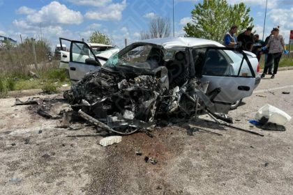 Απίστευτη τραγωδία: Τρείς νεκροί σε μετωπική σύγκρουση αυτοκινήτων