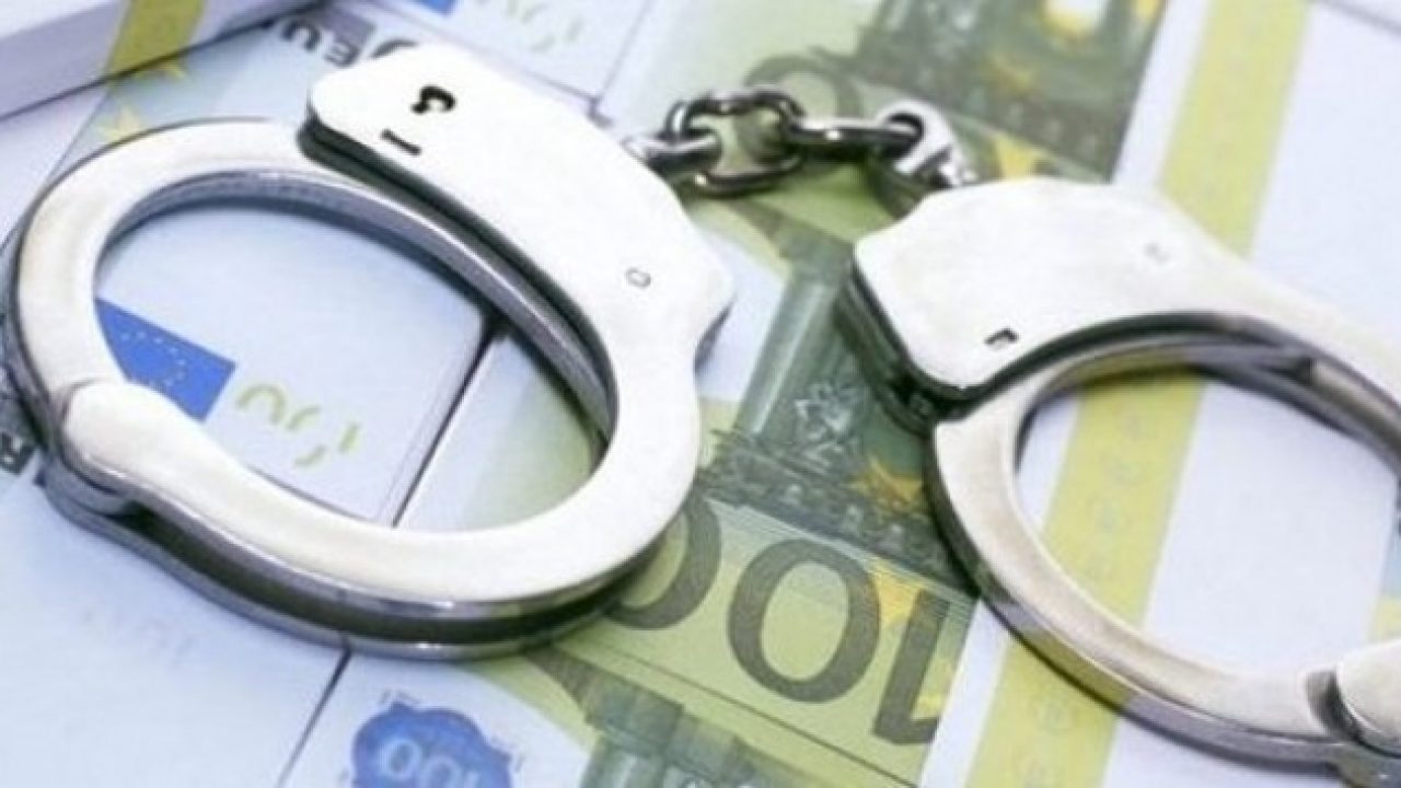 Εφοριακός της ΦΑΕ «έταζε» μείωση χρεών και συνελήφθη