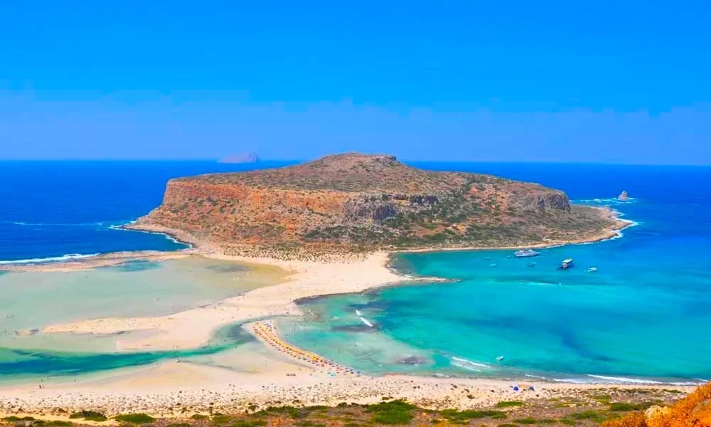 «STOP» στα αυτοκίνητα στην πιο όμορφη παραλία της Ελλάδας