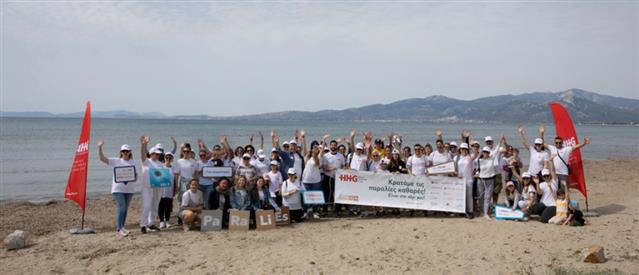  εθελοντές του Ομίλου HHG καθάρισαν την παραλία Σχινιά