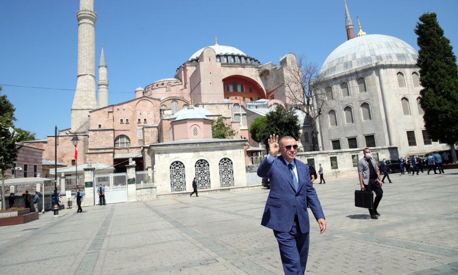 Με προσευχή στην Αγία Σοφία κλείνει την προεκλογική εκστρατεία του ο Ερντογάν
