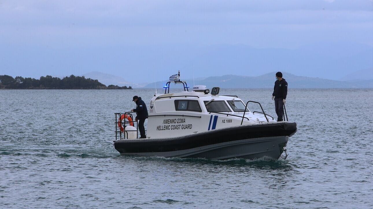 Τρεις νεκροί μετανάστες και 12 αγνοούμενοι σε ναυάγιο στη Μύκονο