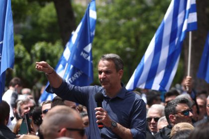 Διαχείριση ήττας του ΣΥΡΙΖΑ «βλέπει» το Μαξίμου πίσω από τα σενάρια κυβέρνησης ειδικού σκοπού