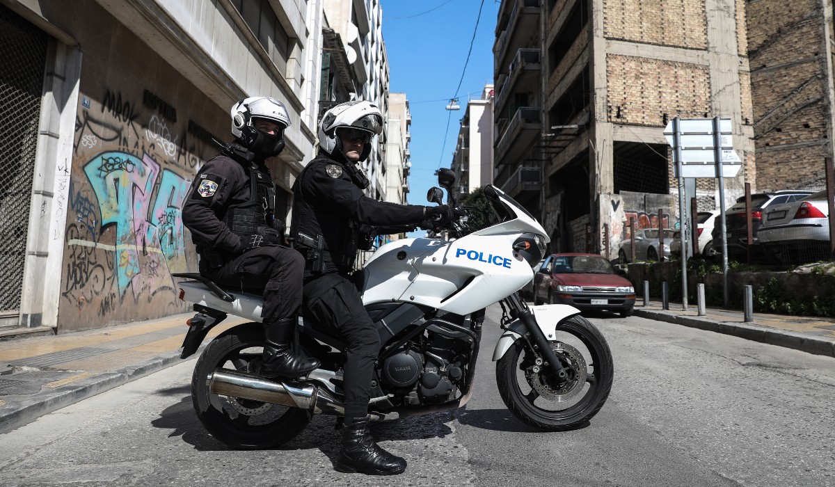 Τροχαίο στη λεωφόρο Αθηνών: Αστυνομικός ο ένας από τα θύματα