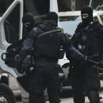 Έφοδοι σε σπίτια στη Δυτική Αττική για τον θάνατο του αστυνομικού Γιώργου Λυγγερίδη