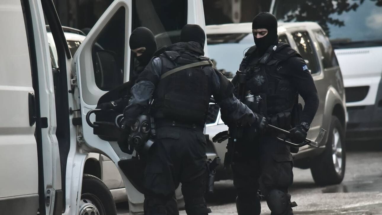 Έφοδος της αστυνομίας σε σπίτι «φρούριο» στη και συλλήψεις για εμπόριο ναρκωτικών