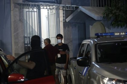 Πύλος: Στη Μαλακάσα σήμερα οι διασωθέντες – Στον Εισαγγελέα οι 9 διακινητές – Φόβοι για 500 νεκρούς