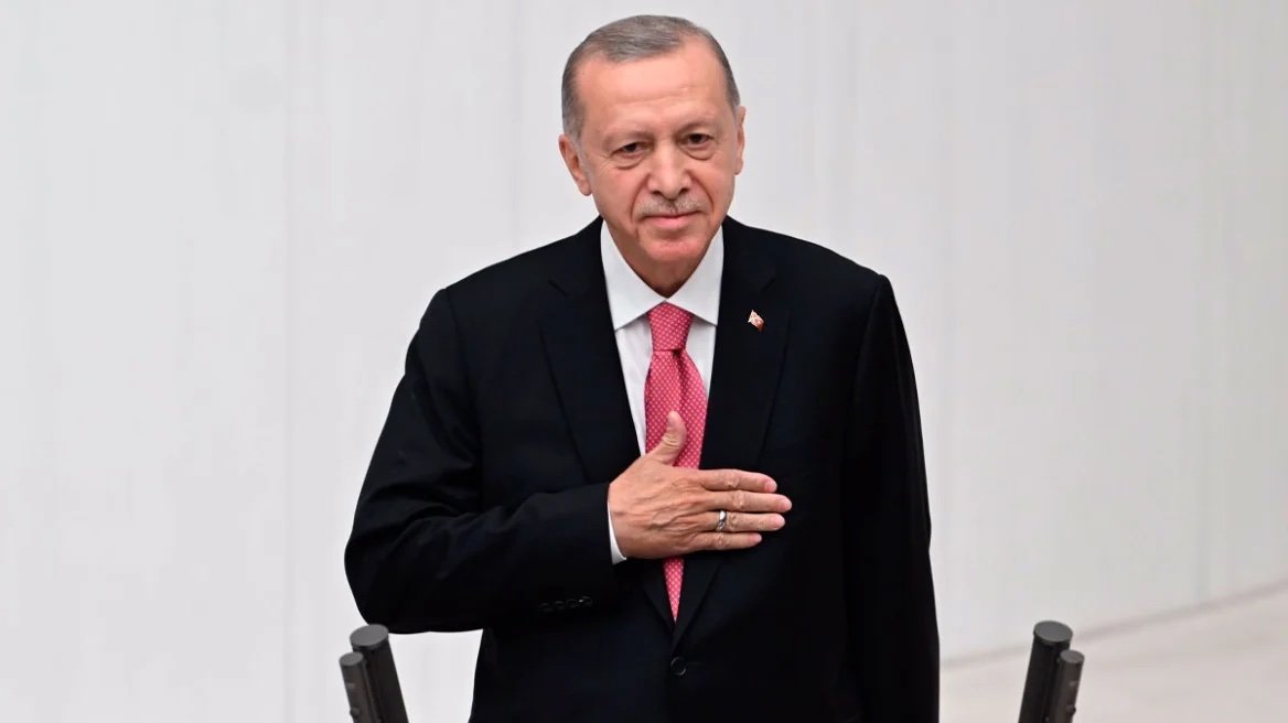 Τουρκία: Ορκίστηκε ο Ερντογάν - Σενάρια για υπουργικό χωρίς Τσαβούσογλου και Ακάρ