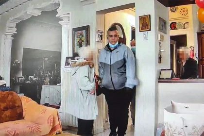 Βίντεο ντοκουμέντο: Απατεώνες «υπάλληλοι της ΔΕΗ» «σαρώνουν» σπίτι ηλικιωμένου για να το ξαφρίσουν