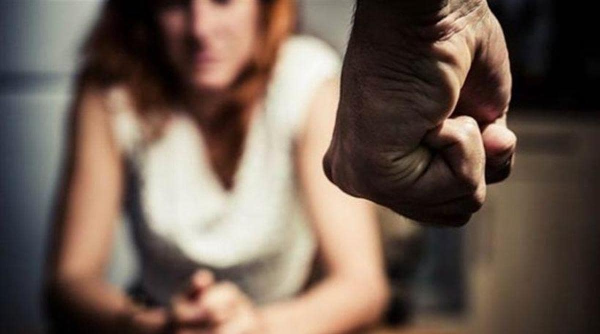Αιματηρή επίθεση σε 42χρονη γυναίκα στο Μενίδι