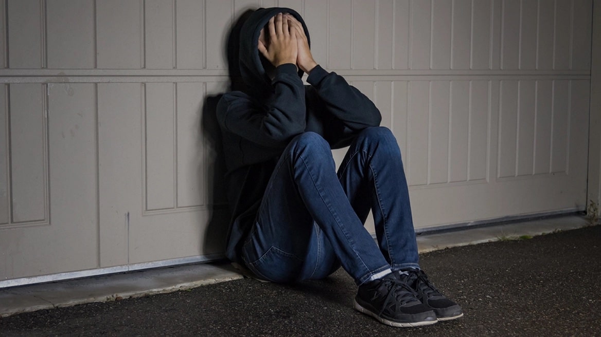 Φρίκη για 15χρονο που κακοποιήθηκε σεξουαλικά από συμμαθητές του σε σχολική εκδρομή