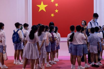 Κινεζικές εταιρείες πληρώνουν τους εργαζόμενους για να κάνουν παιδιά