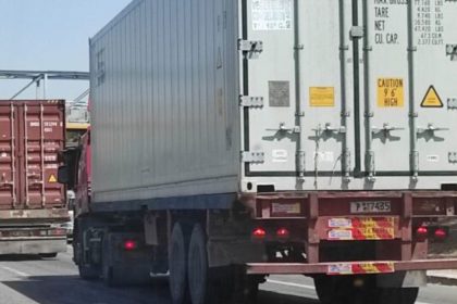 Ασπρόπυργος: Δεκάδες τόνοι αιθυλικής αλκοόλης σε φορτηγό με σερβικές πινακίδες