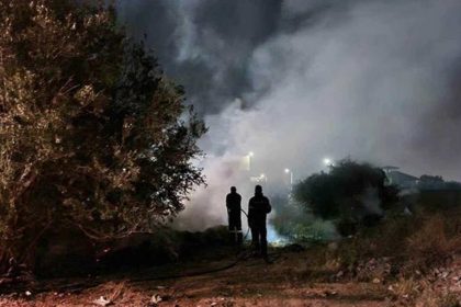 Φωτιά στη Λ. Κωνσταντινουπόλεως στις Αχαρνές τα ξημερώματα