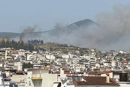 Φωτιά στη Λαμία - Εκκενώνεται το βόρειο τμήμα της πόλης