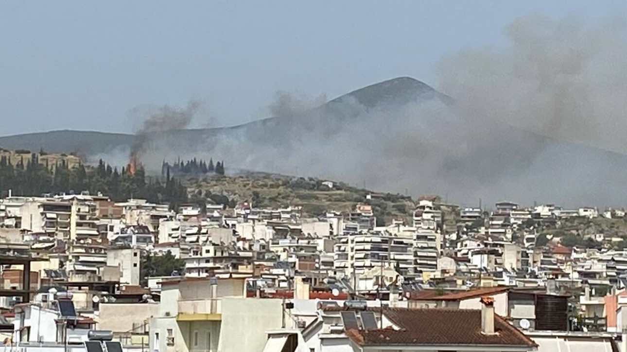 Φωτιά στη Λαμία - Εκκενώνεται το βόρειο τμήμα της πόλης