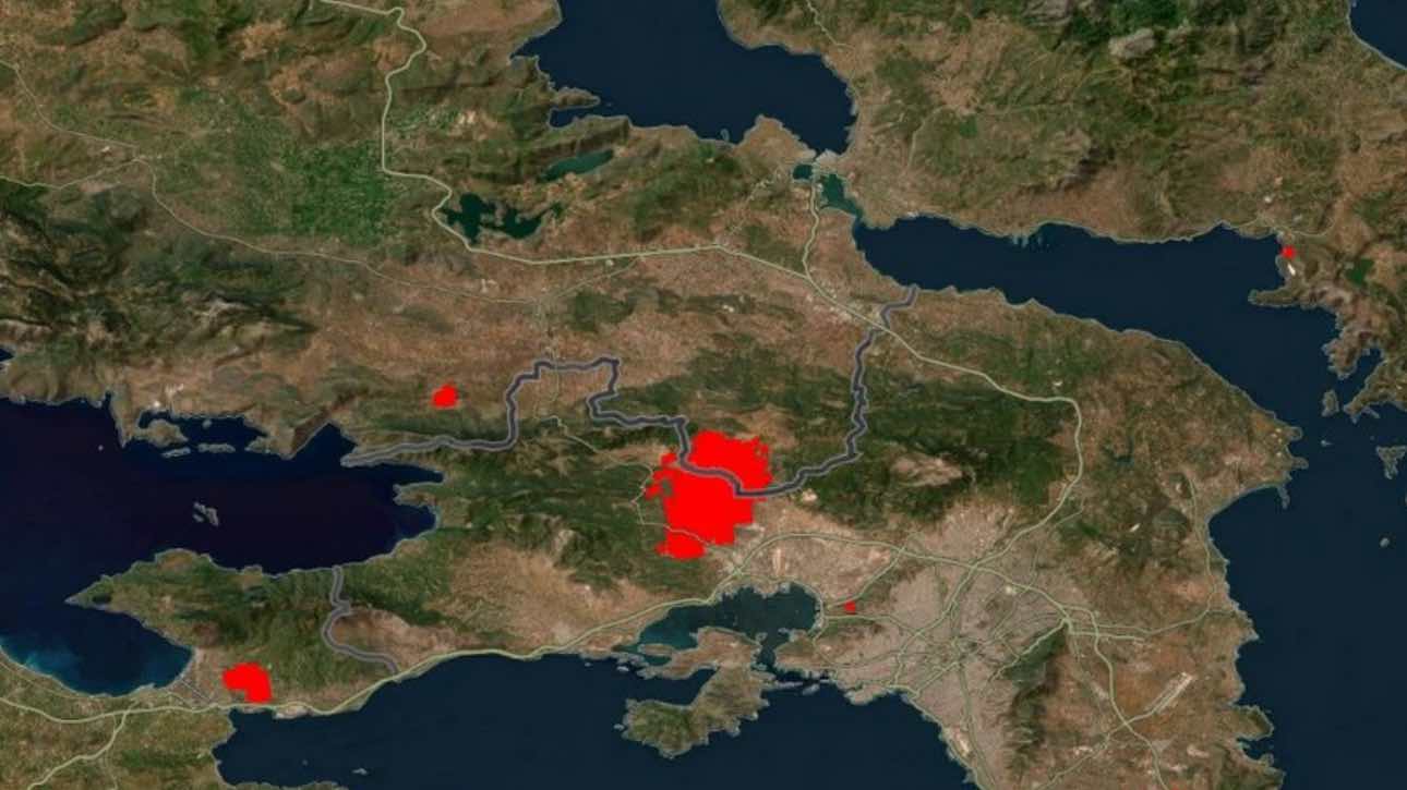 Τεράστιο το μέτωπο στη Μάνδρα - Δείτε Live χάρτες για την πορεία των πυρκαγιών