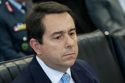 Παραιτήθηκε ο Μηταράκης από υπουργός Προστασίας του Πολίτη