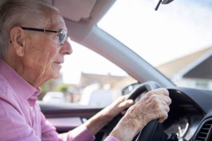 Τέλος στα διπλώματα οδήγησης για τους 70χρονους
