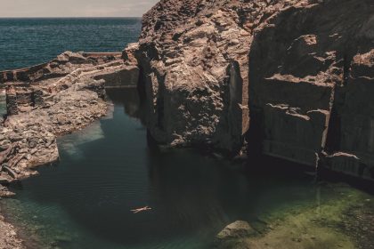 Τήνος - Πράσινο Λατομείο: H μεγαλύτερη φυσική μαρμάρινη πισίνα της Μεσογείου (Βίντεο)