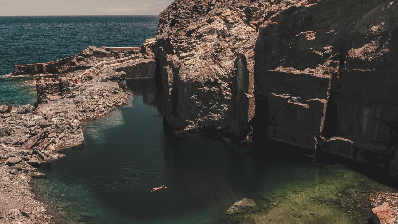 Τήνος - Πράσινο Λατομείο: H μεγαλύτερη φυσική μαρμάρινη πισίνα της Μεσογείου (Βίντεο)