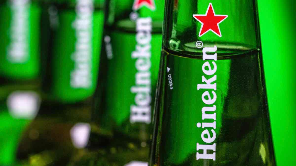 Η ολλανδική ζυθοποιία Heineken ανακοίνωσε την έξοδό της από τη Ρωσία
