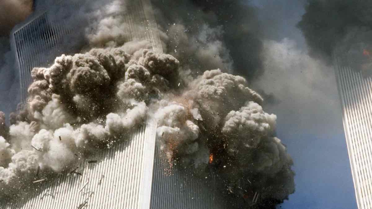11η Σεπτεμβρίου 2001: Το σοκ της επίθεσης στους Δίδυμους Πύργους και η σκόνη που σκέπασε τη Νέα Υόρκη