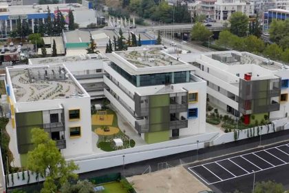 Lamda: Ολοκληρώθηκε το πρώτο κτίριο για τα σωματεία ΑμεΑ στο Ελληνικό