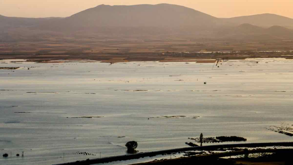 Άλλαξε τη γεωγραφία ο DANIEL: Η μεγαλύτερη λίμνη στην Ελλάδα δεν είναι η Τριχωνίδα αλλά η Κάρλα 
