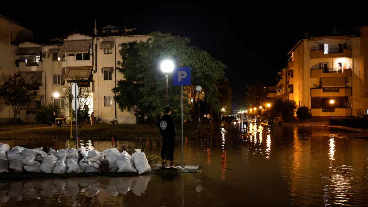 Φόβοι για υγειονομικό Αρμαγεδδώνα στην πλημμυρισμένη Θεσσαλία