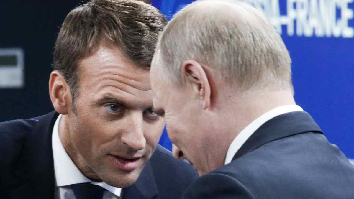 «Σφαλιάρα» Μακρόν σε Πούτιν: «Δεν έχετε θέση στους Ολυμπιακούς Αγώνες»
