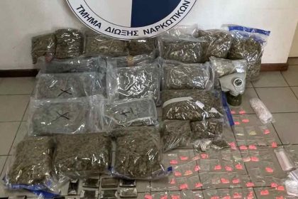 «Narcos» στη Δυτική Αττική: 2 συλλήψεις για 25 κιλά χασίς και 566 χάπια ecstasy