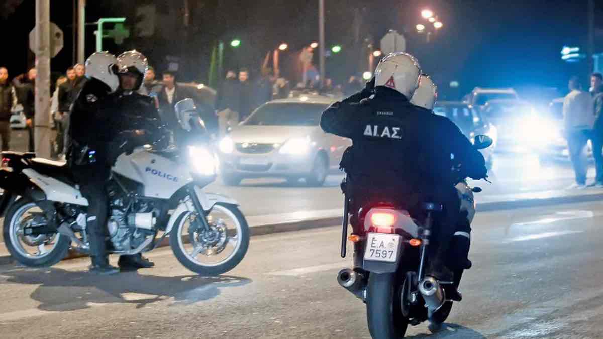Άνδρας μαχαίρωσε 19χρονη στη μέση του δρόμου - Ανθρωποκυνηγητό από την ΕΛΑΣ στη Θεσσαλονίκη