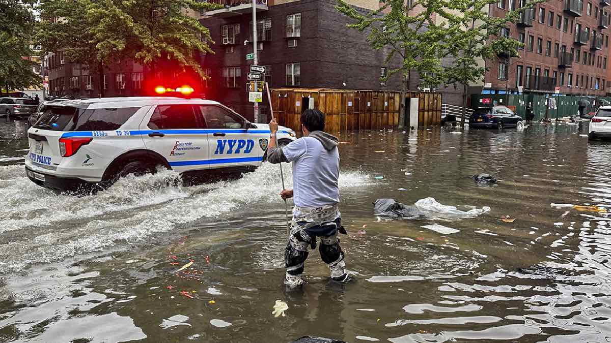 Νέα Υόρκη: «Οι καταρρακτώδεις βροχές η νέα κανονικότητα λόγω κλιματικής αλλαγής»