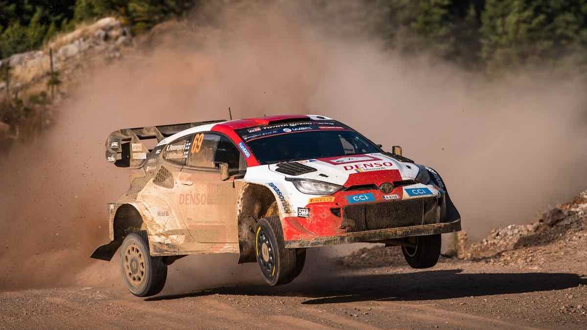Ράλι Ακρόπολις: Πέρασε πρώτος ο Ροβάνπερα με το Toyota Yaris Rally1 Hybrid