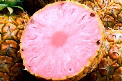 Μεγάλο ενδιαφέρον για το ροζ ανανά που έκανε την εμφάνιση του στην αγορά