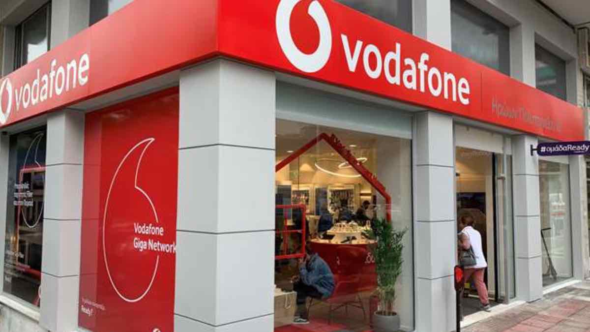 Νέα στρατηγική συνεργασία Vodafone Ελλάδας και Public