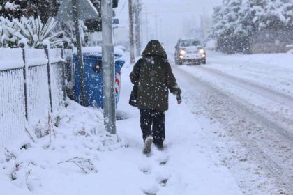 Καιρός: «Βουτιά» της θερμοκρασίας και προβλέψεις για χιόνια ακόμα και στην Αττική