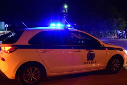 Ελευσίνα: Χειροβομβίδες και παράνομα όπλα στο σπίτι του αστυνομικού που απειλούσε να αυτοκτονήσει