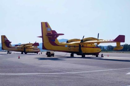 Ελληνικά Canadair επιχειρούν για τρίτη ημέρα σε φωτιά στην Αλβανία