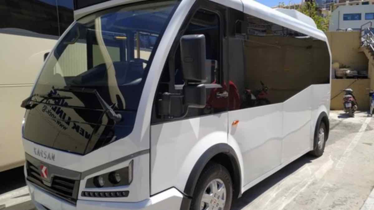Τα ηλεκτρικά λεωφορεία του Δήμου Ελευσίνας και σχέδια για δημοτική συγκοινωνία