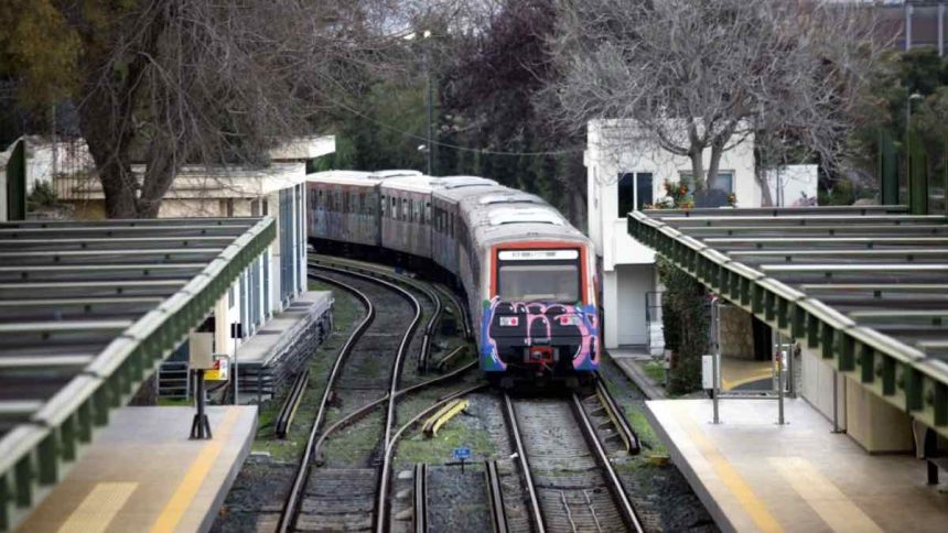 Νεκρός ανασύρθηκε άνδρας που έπεσε στις γραμμές του τρένου στον σταθμό του ΗΣΑΠ