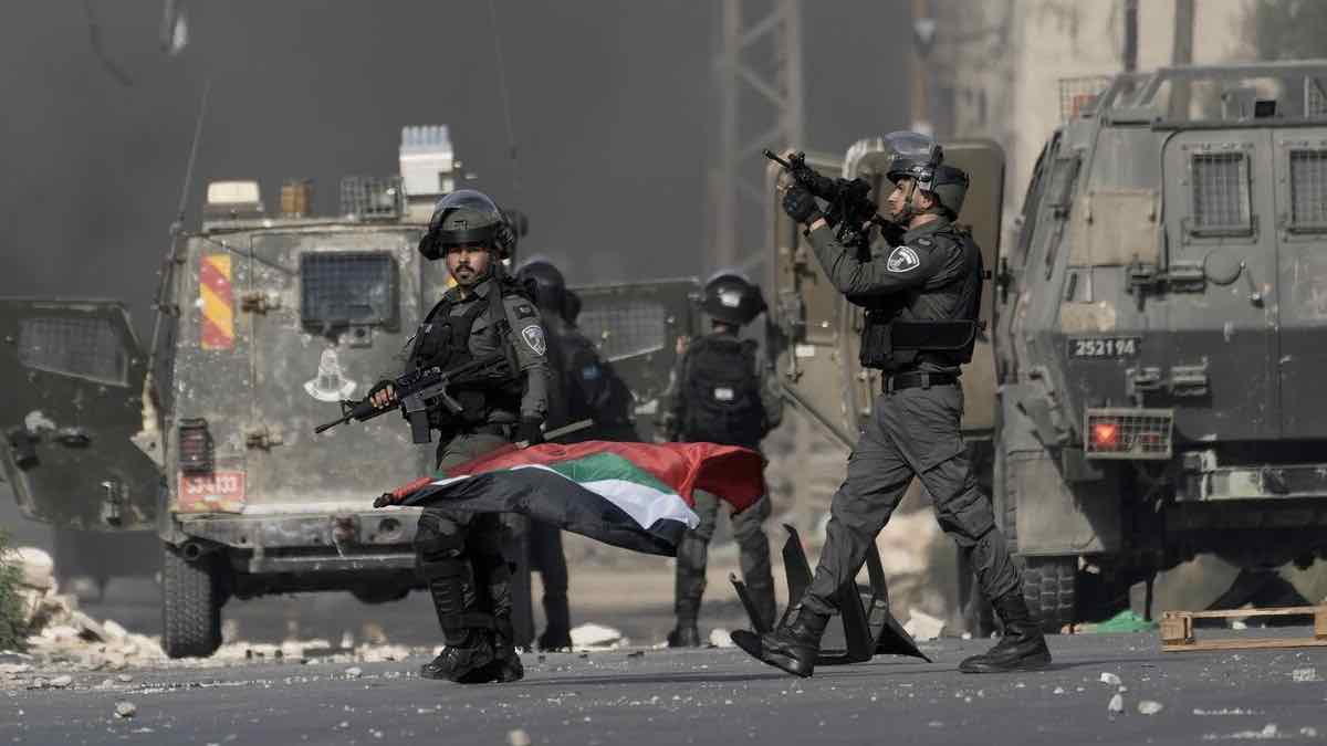 Η Χαμάς συζητά την απελευθέρωση ομήρων με αντάλλαγμα την κατάπαυση του πυρός
