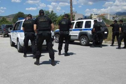 Αχαρνές: Αστυνομικοί πήγαν να ελέγξουν περιστατικό με πυροβολισμούς και τους πετροβόλησαν