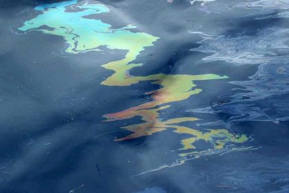 Προανάκριση για το περιστατικό θαλάσσιας ρύπανσης στην Ελευσίνα
