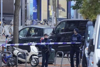 Νεκρός ο δράστης της επίθεσης στις Βρυξέλλες - Βρέθηκε δίπλα του το όπλο